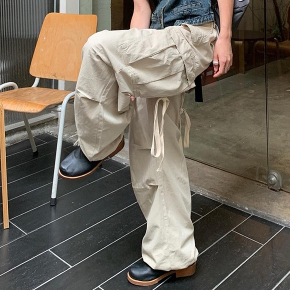 Rare! Imported Korean designer loose fit bow tie cargo pants 🎀 - Picture 2 of 4